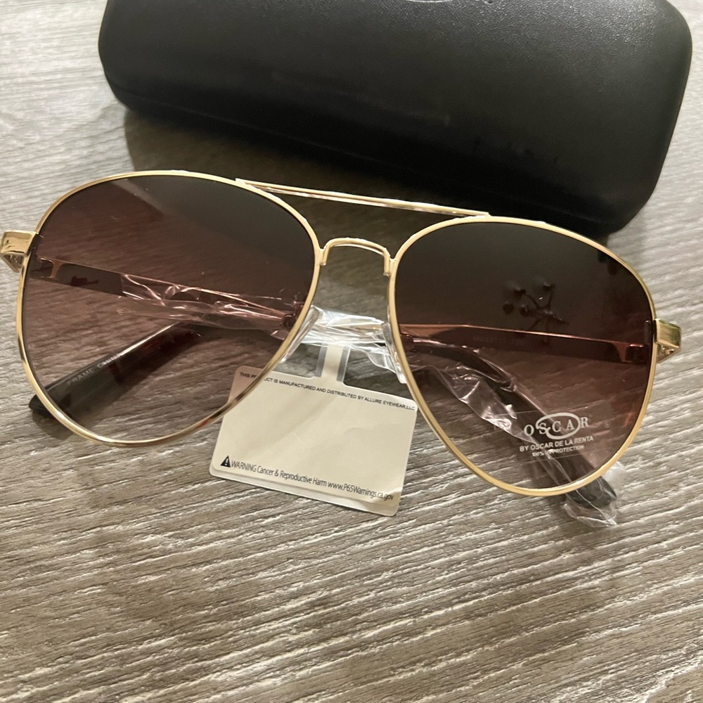 Oscar de la Renta Gold Aviator Sunglasses with Brown Lenses